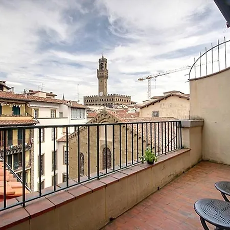 Piazza Santo Stefano Close To Ponte Vecchio