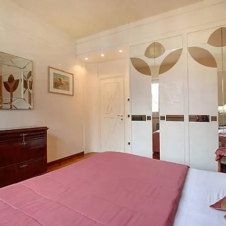 Piazza Santo Stefano Close To Ponte Vecchio * 佛罗伦萨