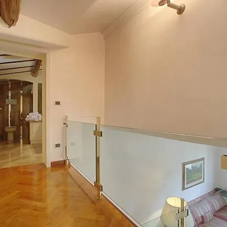 Piazza Santo Stefano Close To Ponte Vecchio * 佛罗伦萨